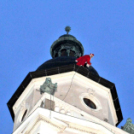 Ceglédi mikulás a templomtoronyból