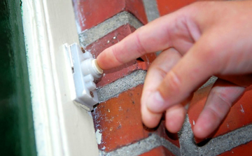 Házalók és álrendőrök garázdálkodnak Cegléden