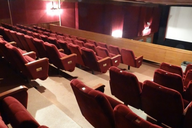 Újabb fejlesztés a ceglédi Uránia Moziban