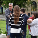 Éneklés a TV torony kilencedik emeletének teraszáról