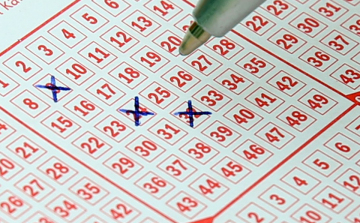 Két hónapon belül két főnyereményt söpört be a lottón egy szerencsés