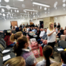 Ajándékok a gyermekotthonnak 