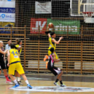 CEGLÉDI EKK–PINKK PÉCSI 424 64–75 