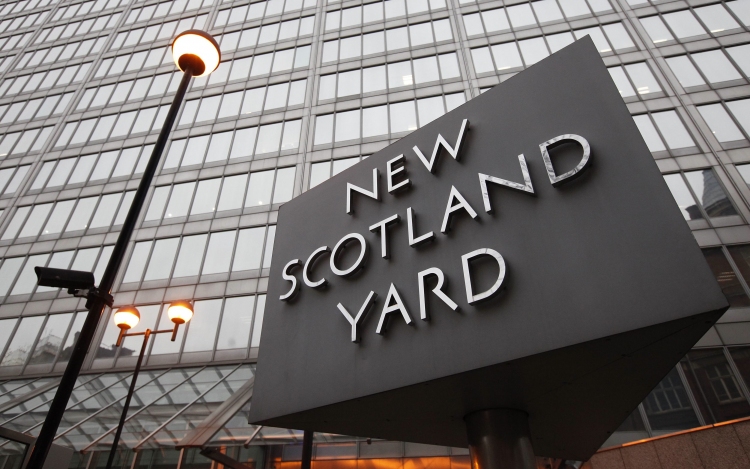 Savas támadás Londonban - tucatnyi a sérült 