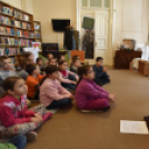 Négyszögletű Kerek kiállítás 