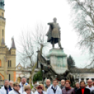 Esőben is kampányoltak Cegléden