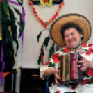 Farsang a ceglédi idősek otthonában