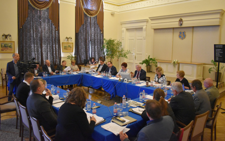 Képviselő-testületi ülés