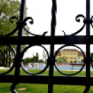 Bontás a sportuszodában 