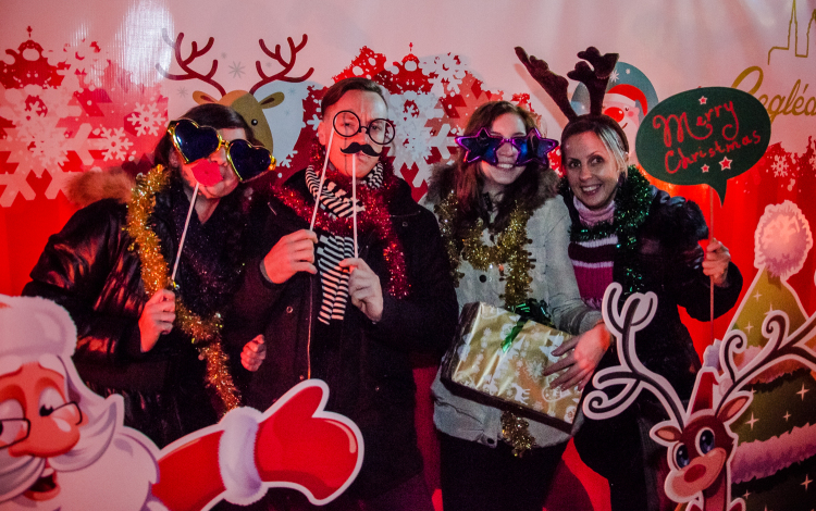 Mutasd meg, mennyire örülsz a karácsonynak!