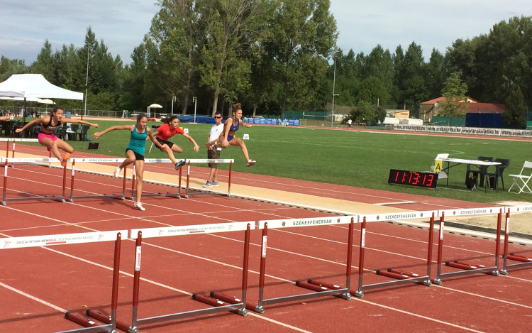 Több próbáztak atlétáink 