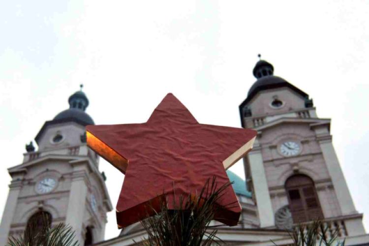 Karácsonyfa díszítő verseny