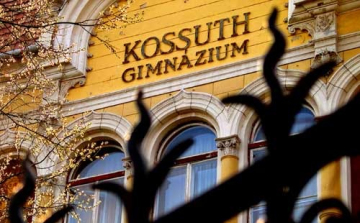 Kiváló felkészítők a ceglédi gimiben