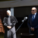 Gyászistentisztelet a temetőben