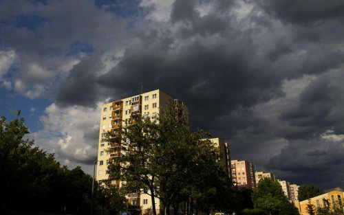 Nagy zuhi jön szerdán