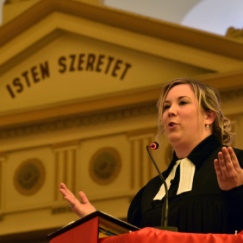 Beiktatták Szlaukó Orsolyát