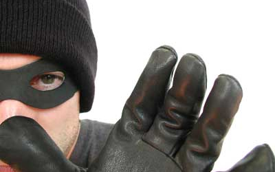 Fényes nappal akarták kirabolni a közel 80 éves nőt Cegléden