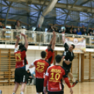 Csúcsrangadó a listavezető ellen