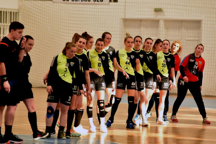 Megint nyertek a felnőttek