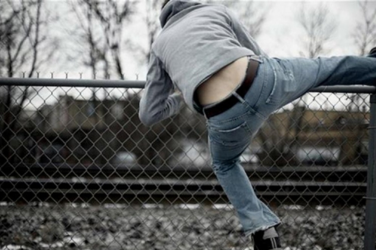 Lopnak mindent pénztárcától a traktorig