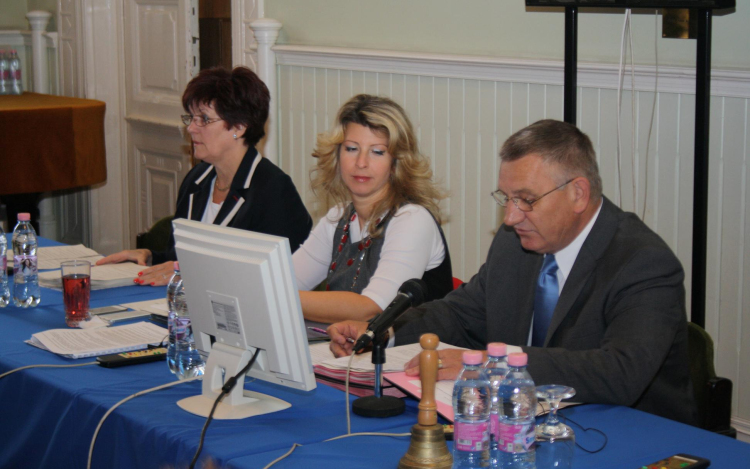 17 milliós kátyúzás kezdődött Cegléden