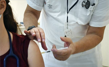 Újabb adag Sinopharm- és Pfizer-vakcinaszállítmány érkezik Szerbiába