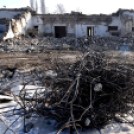 Bedarálják a lelátót