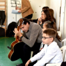 Hangszeres csalogató