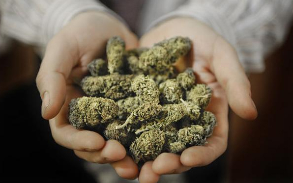 Drogdílert fogtak Cegléden