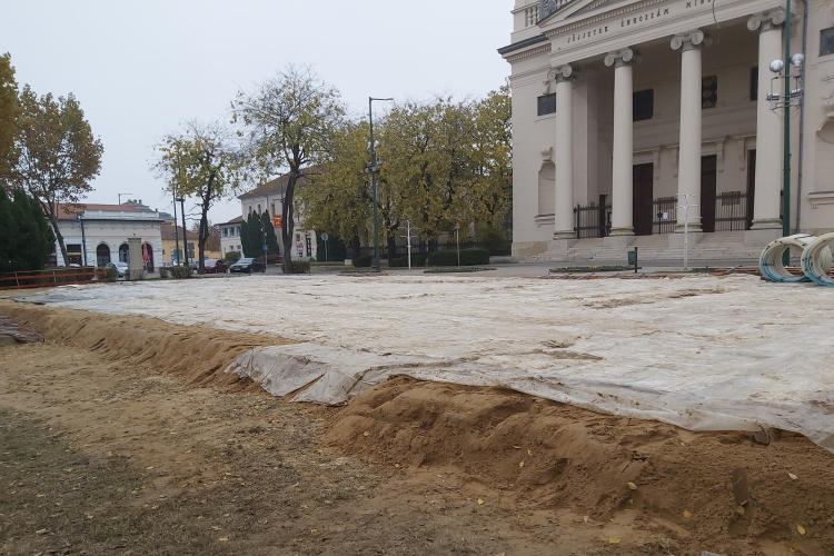 Készül a jégpálya