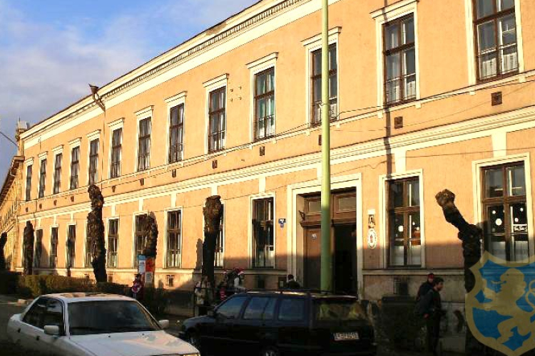 Tájékoztatás a Szent Kereszt iskolában fennálló igazolt pozitív koronavírus tesztek kapcsán