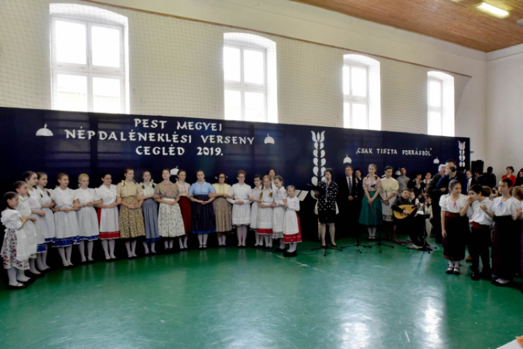 Népdaléneklési verseny