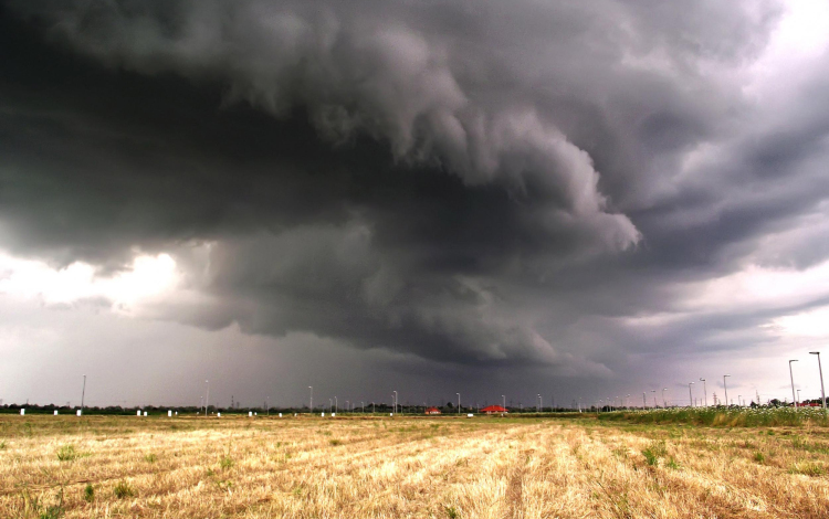 Vörös jelzés a szerdai viharok miatt