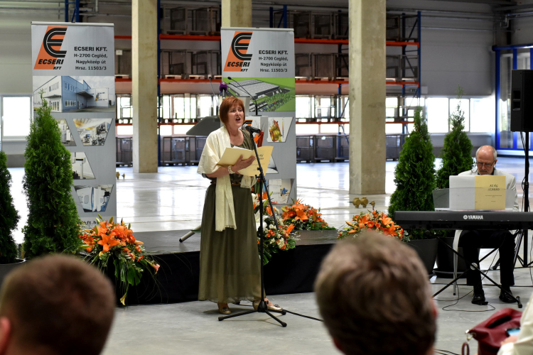 Ecseri Kft. csarnokavató