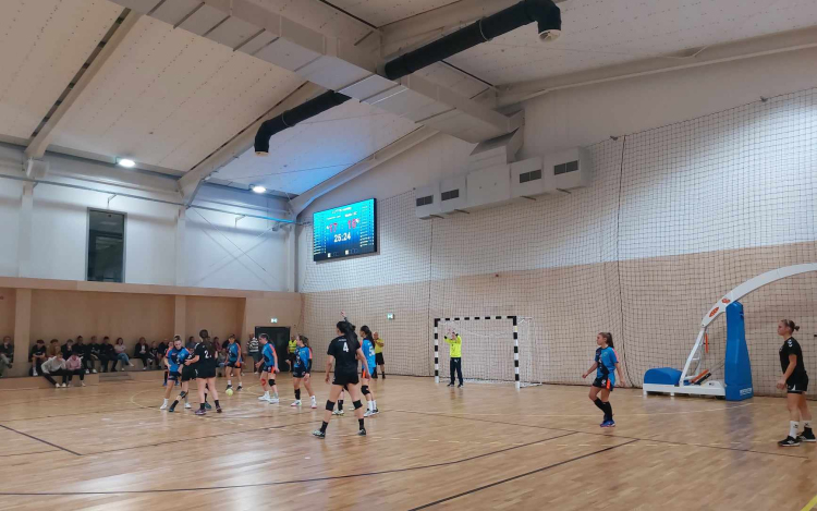 Rangadót nyertek a serdülő Cápák