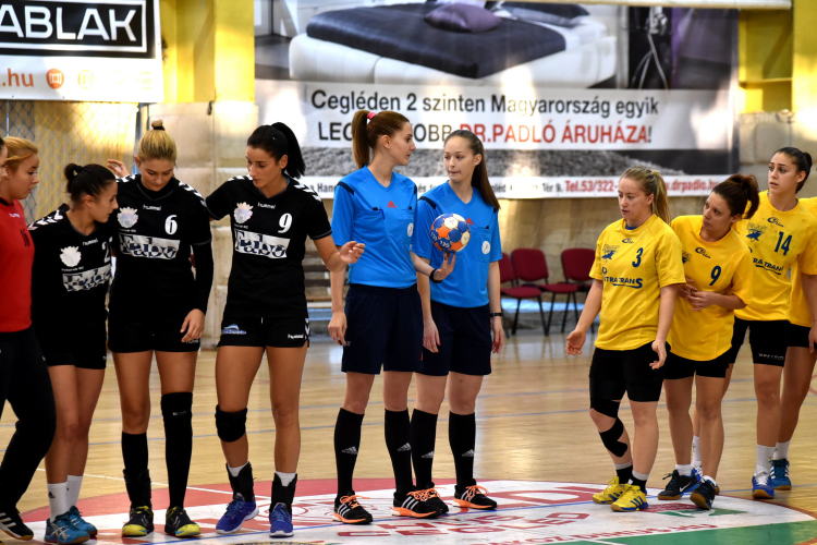 Ceglédi Kék Cápák - Fehérvár KC II. 22 - 28 ( 12 - 14 )