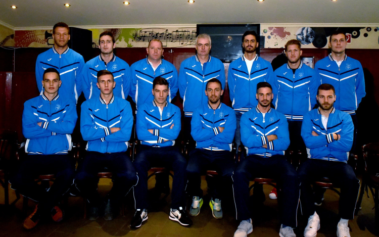 Labdarúgás: Alapos vérfrissítéssel a bentmaradásért