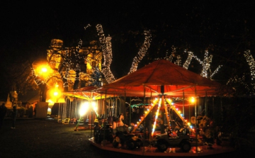 Péntek este kigyúlnak a fények a városban