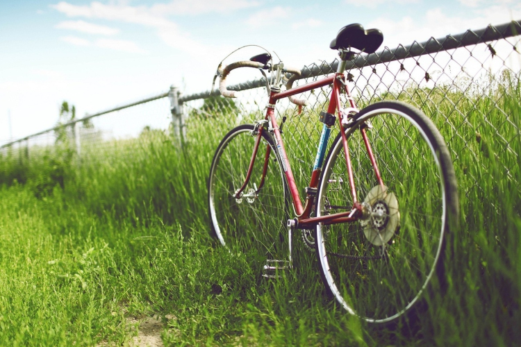 Csalóka még az idő