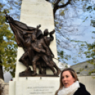 Gyertyagyújtás az emlékműnél