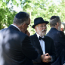 Gyászistentisztelet a temetőben