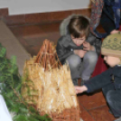 Betlehemezés a Városháza aulájában