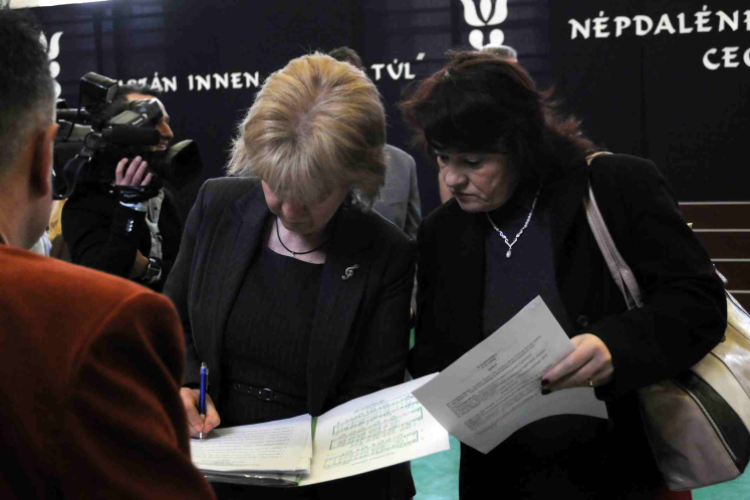 Tiszán innen - Dunán túl... népdaléneklési verseny