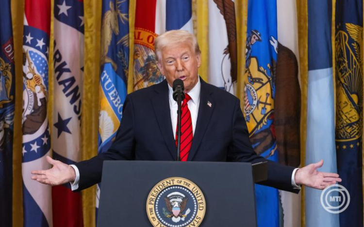 Kreml: nem esett szó a tűszüneti megállapodás időkeretéről az orosz és az amerikai elnök telefonbeszélgetése során