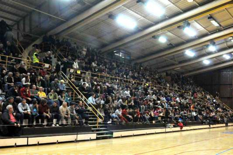 Cegléd-Veszprém 25-40