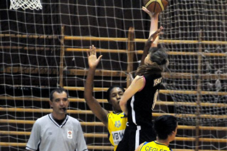 Ceglédi Elefántkölykök - Pécs