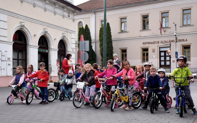 KÖZÚTKEZELŐI TÁJÉKOZTATÁS