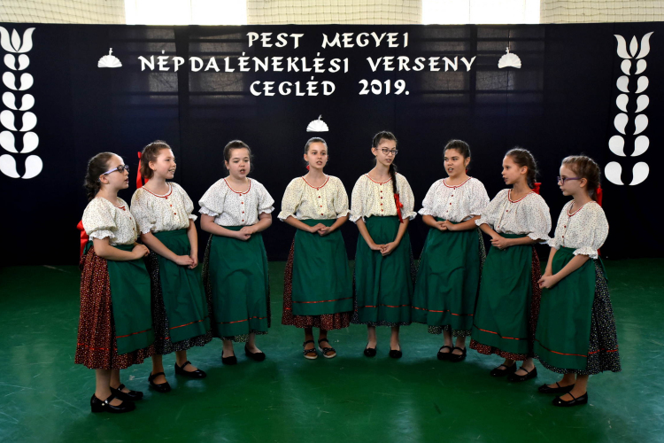 Népdaléneklési verseny