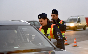 Razziáztak a 4-esen