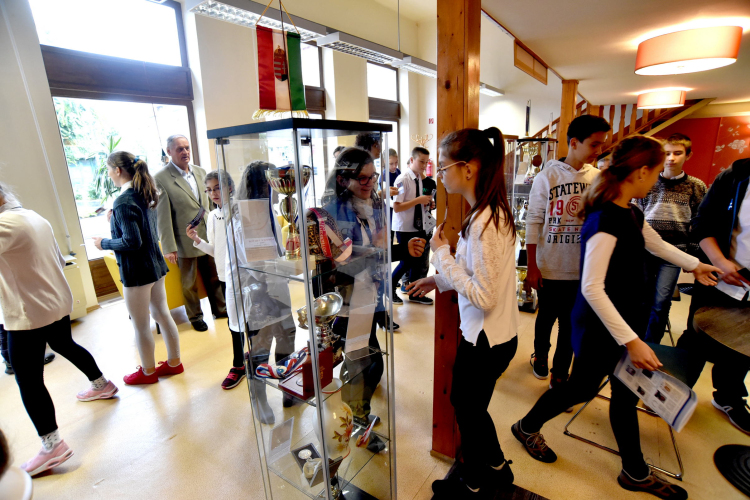 Olimpikonok kiállítás